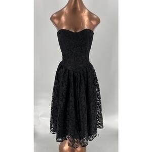 Vintage 1980s Chenelli Dress Womens 2 Black Lace Strapless Sweetheart Full Skirt